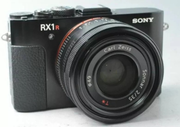 Picture of Sony Cyber-shot RX1R II 42.4MP Full-Frame Compact Camera - Black