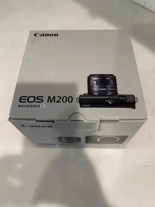 Picture of Canon EOS M200 24.1MP Mirrorless Camera with 15-45mm Lens - Black