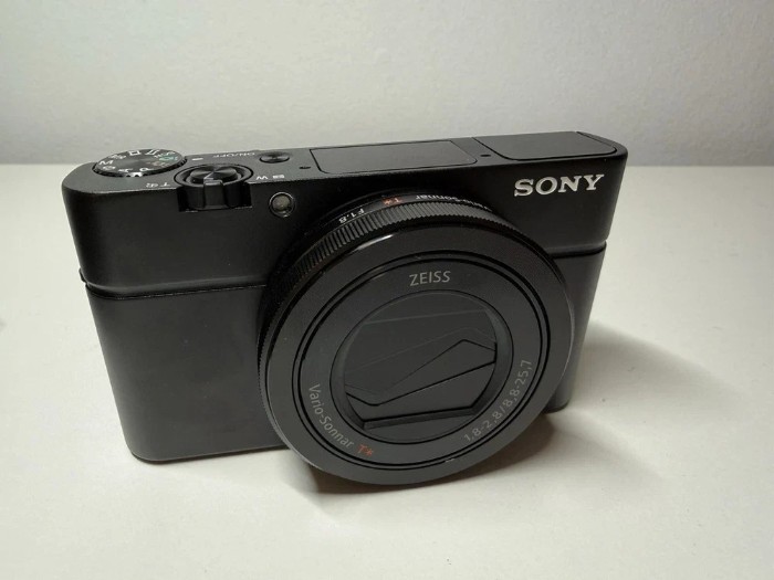Picture of Sony Cyber-shot DSC-RX100 III 20.1MP 1-Inch Sensor Compact Camera – Brand New