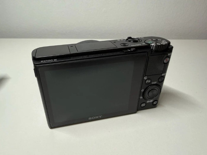 Picture of Sony Cyber-shot DSC-RX100 III 20.1MP 1-Inch Sensor Compact Camera – Brand New