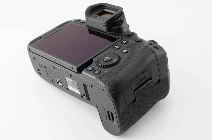Picture of Canon EOS R5 45MP Full-Frame Mirrorless Camera Body Only - Black